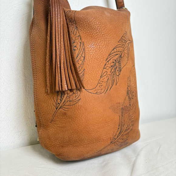 HOBO Inked Hide Collector’s Edition 2018 Feathers Convertible Backpack Bag Purse - Picture 13 of 16